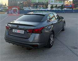 نيسان ألتيما